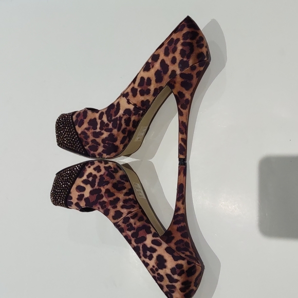 BAKERS beautiful heels☘️☘️🌼 animal print - Picture 8 of 14